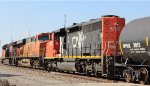 BNSF 7653 CN 5317